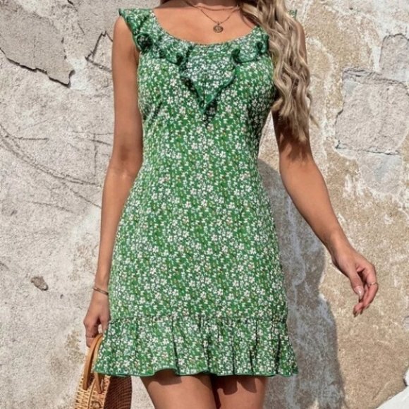 GREEN floral Print Ruffle Trim Backless Dress